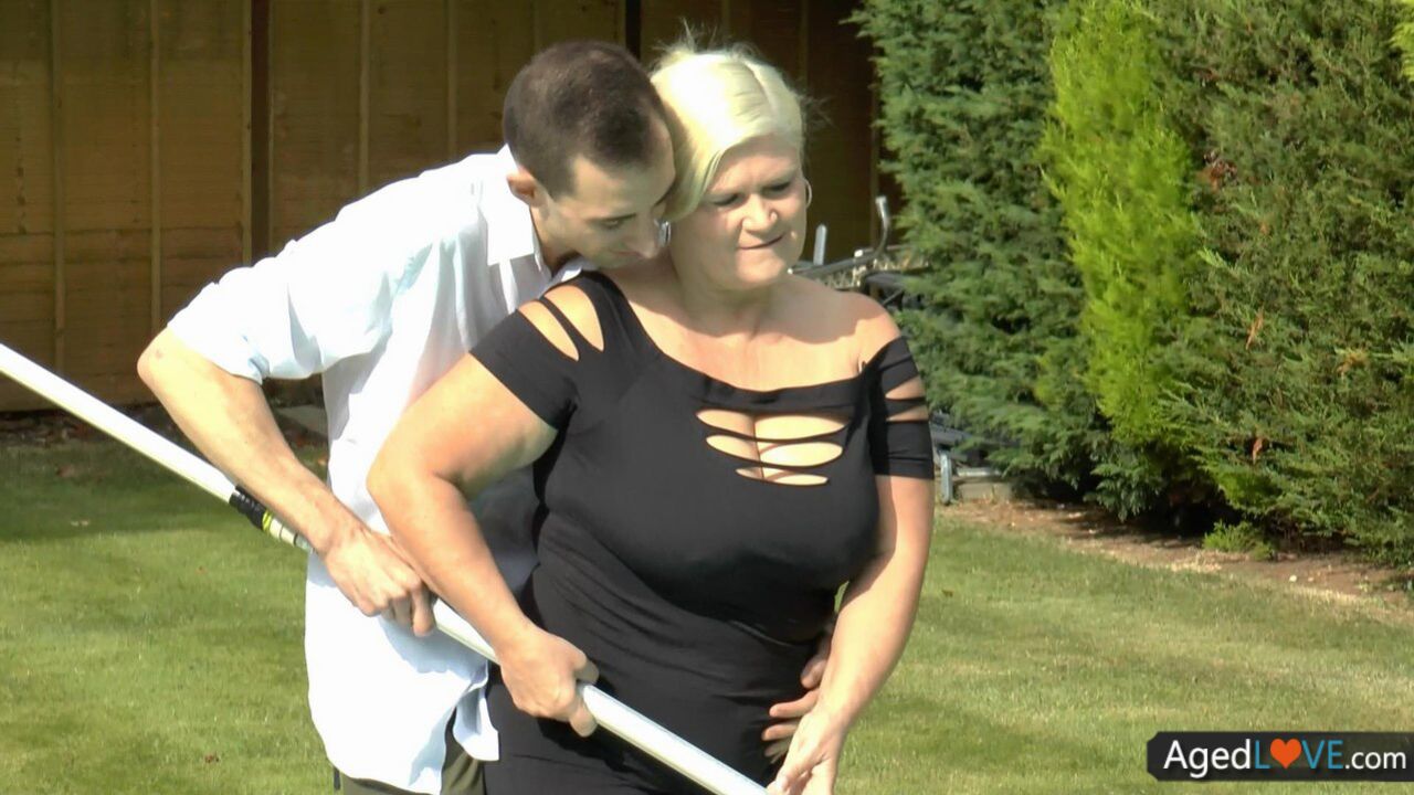 OLD UK GRANNY LACEY STARR RECEIVES FAT COCK ANAL