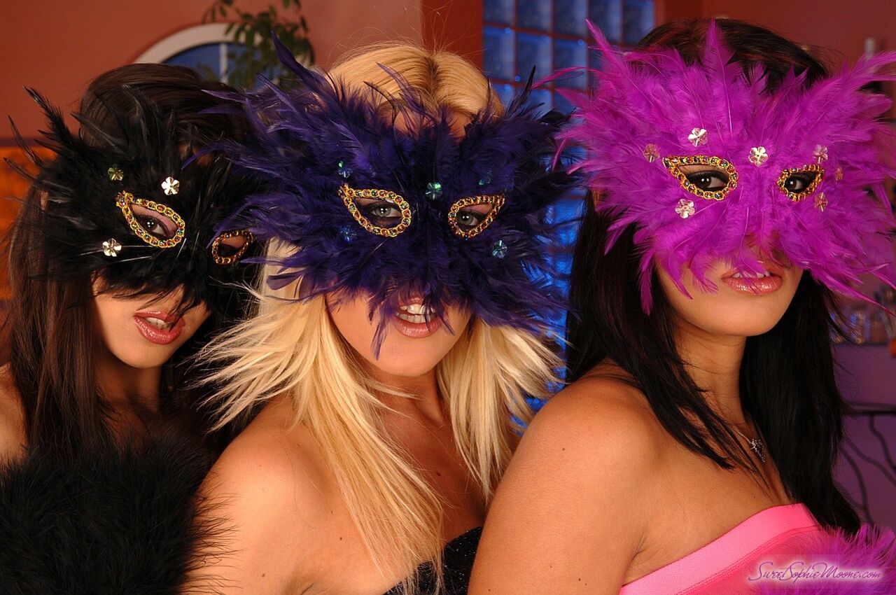 Carnival babes