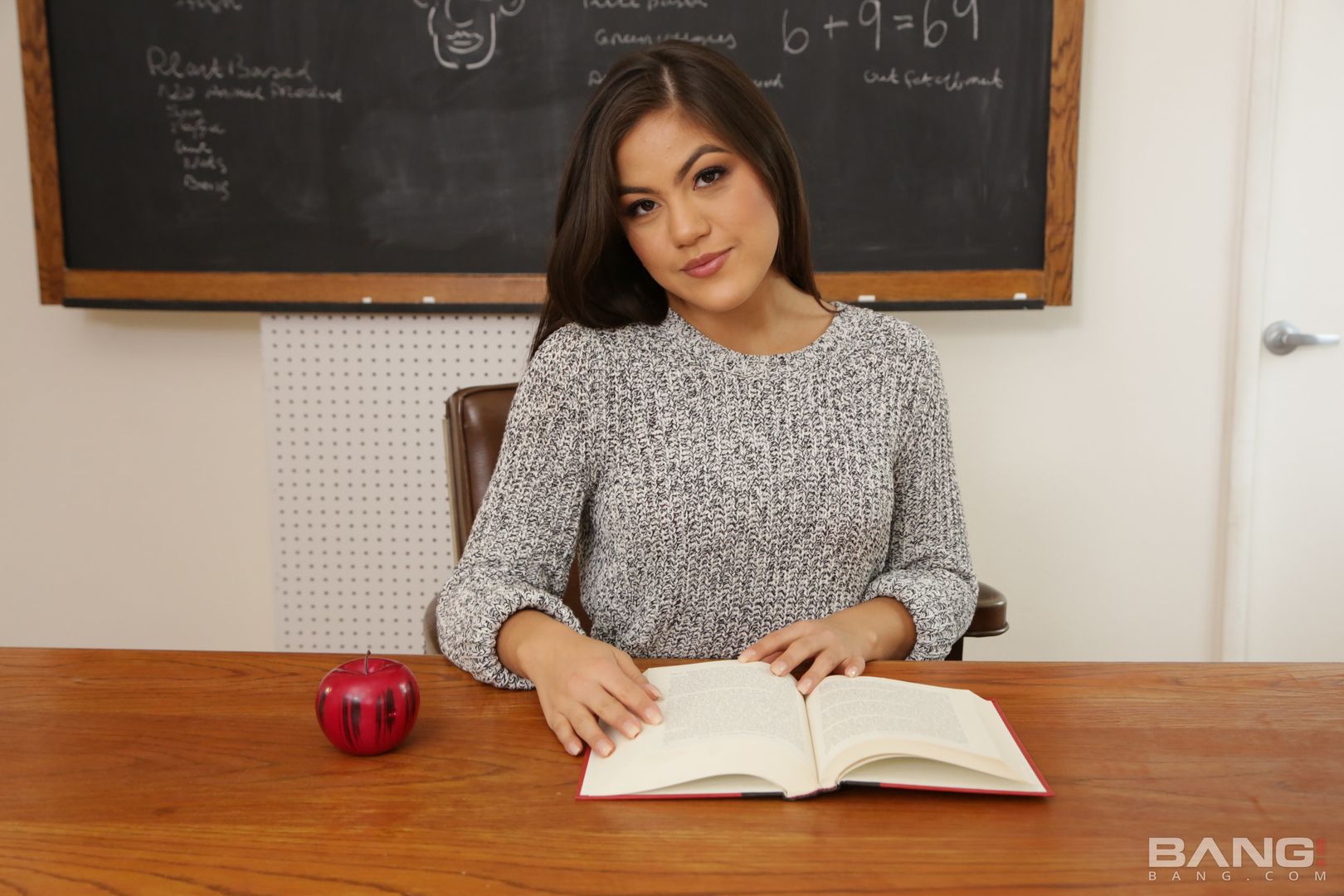 Kendra Spade Is A Hot Teacher That Gives Her Student An A+ For Fucking Her