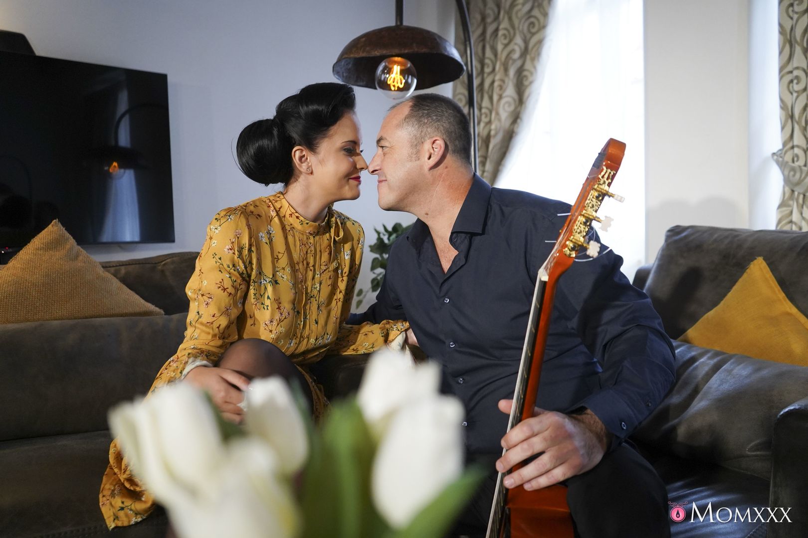 Horny housewife rides guitar tutor