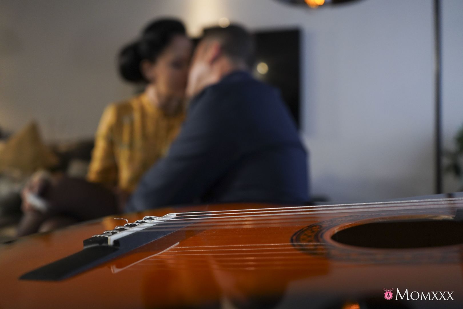 Horny housewife rides guitar tutor