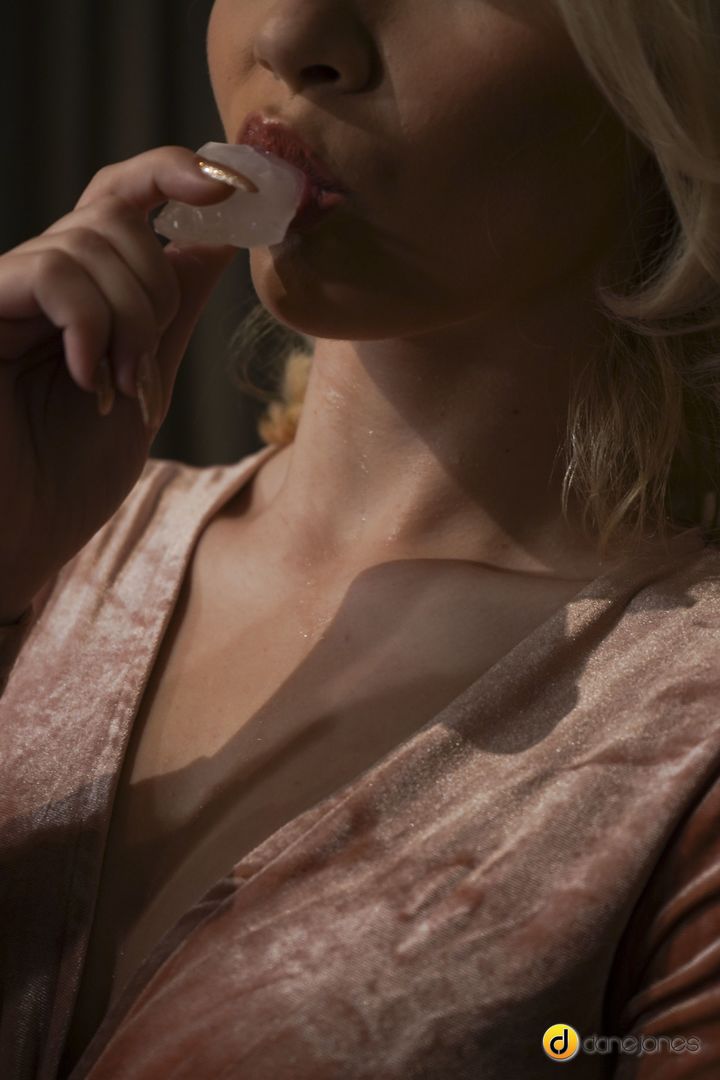 Intimate creampie after blind date