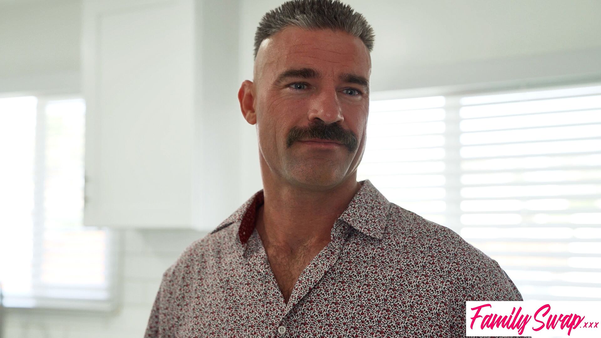 Swap Dad Came Into My Room Last Night - S1:E9
