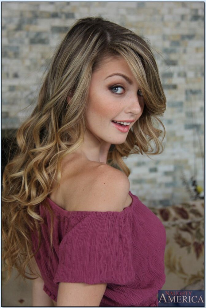 Staci Silverstone fucking in the living room with her petite