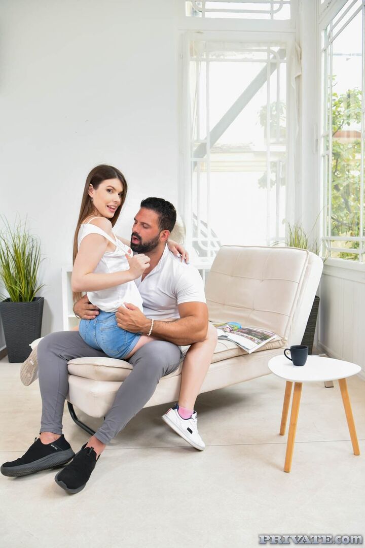 Princess Alice meets a stud who fucks her ass better than her stepbrother