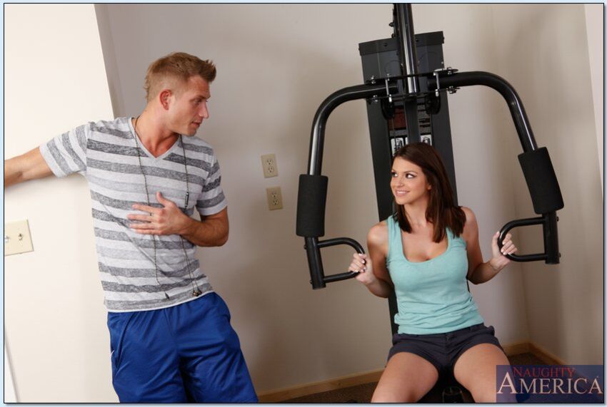Brooklyn Chase fucking in the floor with her brown eyes