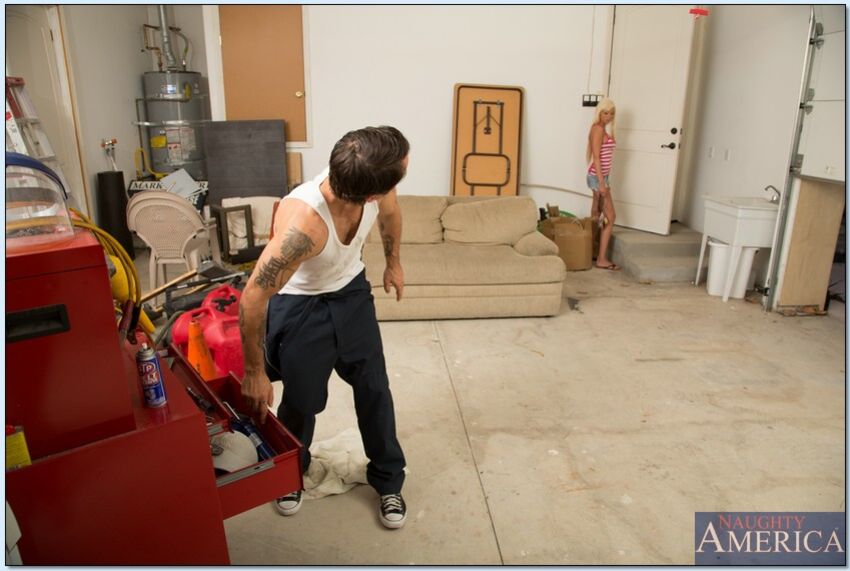 Rikki Sixx Sucks Married Mechanic Dick
