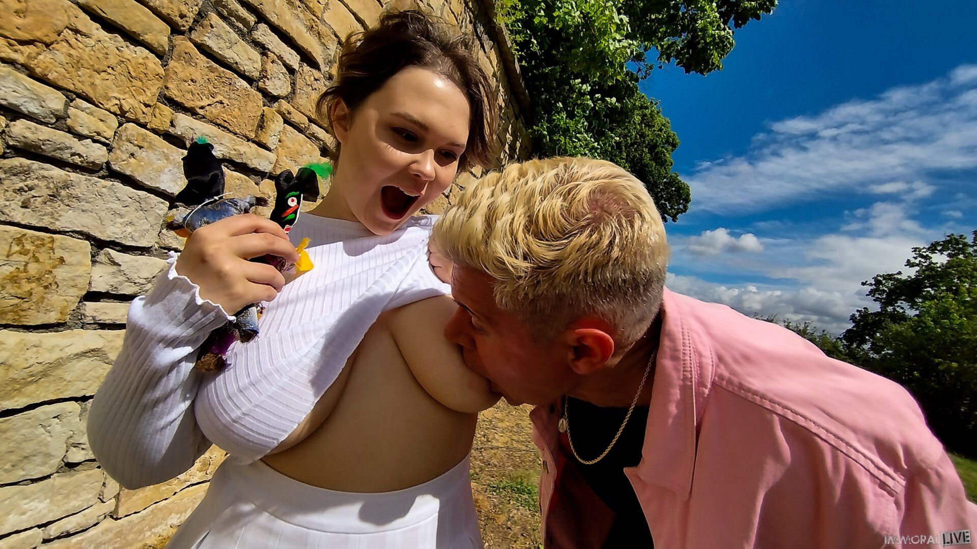 BIG NATURAL TITS BADDIE PEACHY ALICE USES VOODOO for CREAMPIE THREESOME