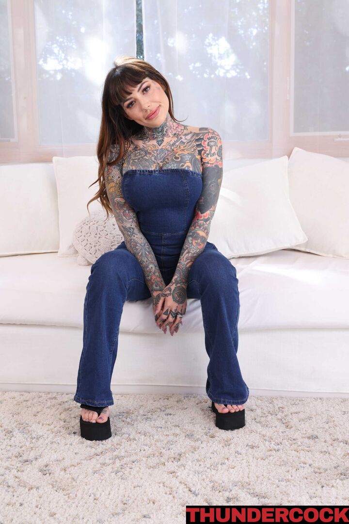 Fighting for her man's job, Tigerlilly takes a THUNDERCOCK