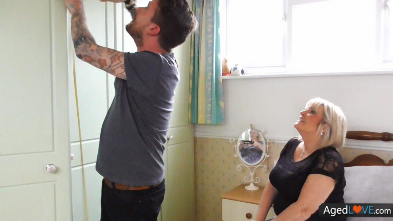 BRITISH BLONDE MATURE WITH SAGGY TITS HAVING SEX WITH LOVER