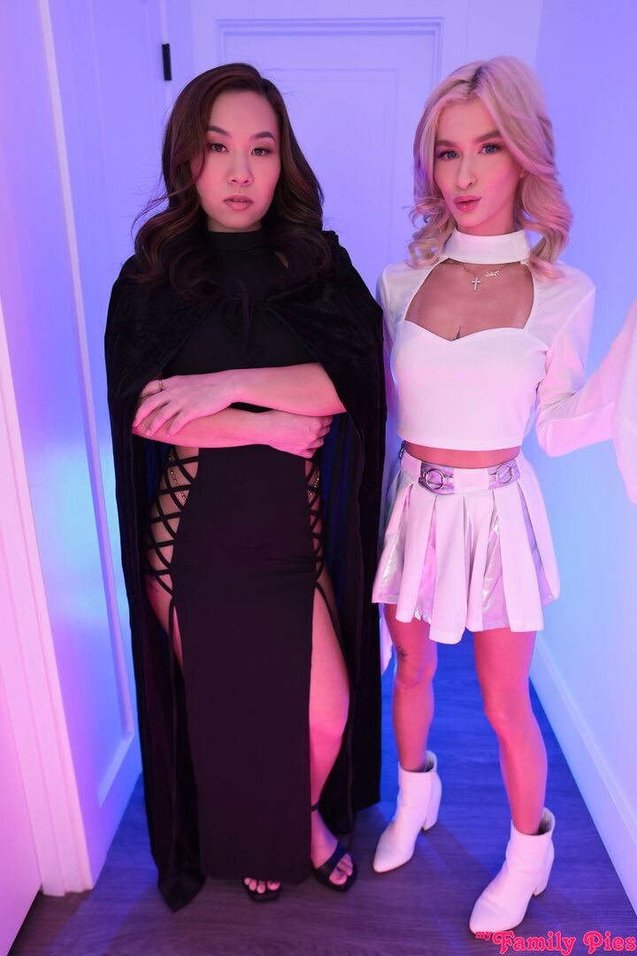 Stepsis Joins The Lust Side - S37:E4