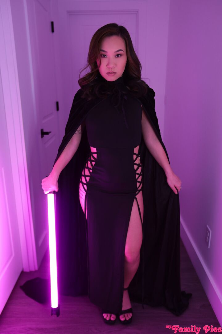 Stepsis Joins The Lust Side - S37:E4