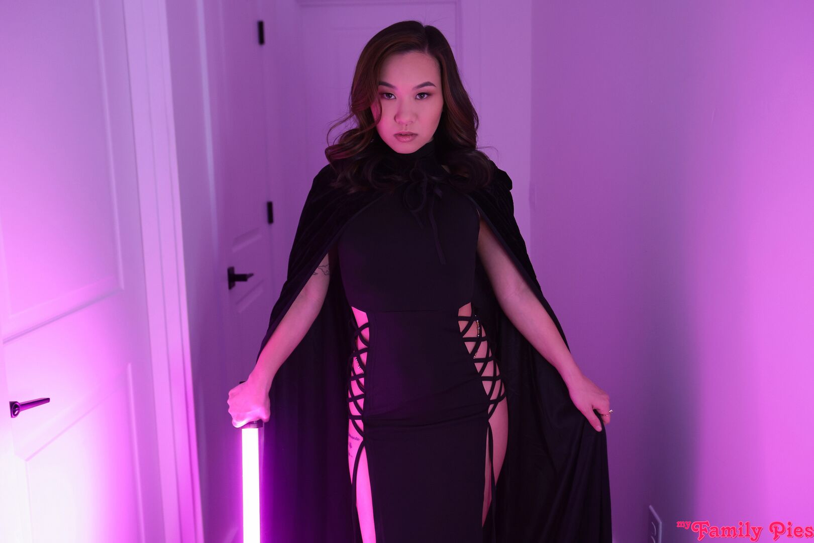Stepsis Joins The Lust Side - S37:E4