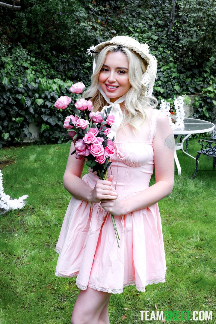 April Spotlight: Welcumming Springtime With Lexi Lore