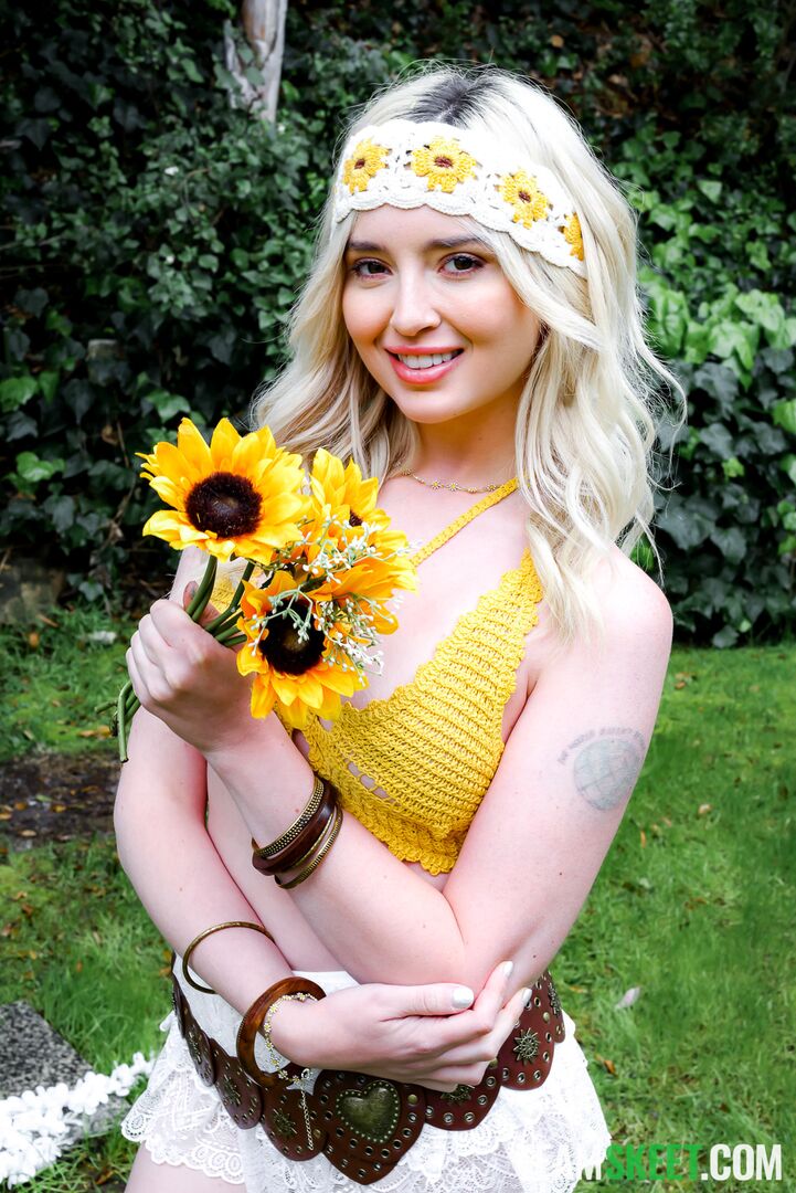 April Spotlight: Welcumming Springtime With Lexi Lore