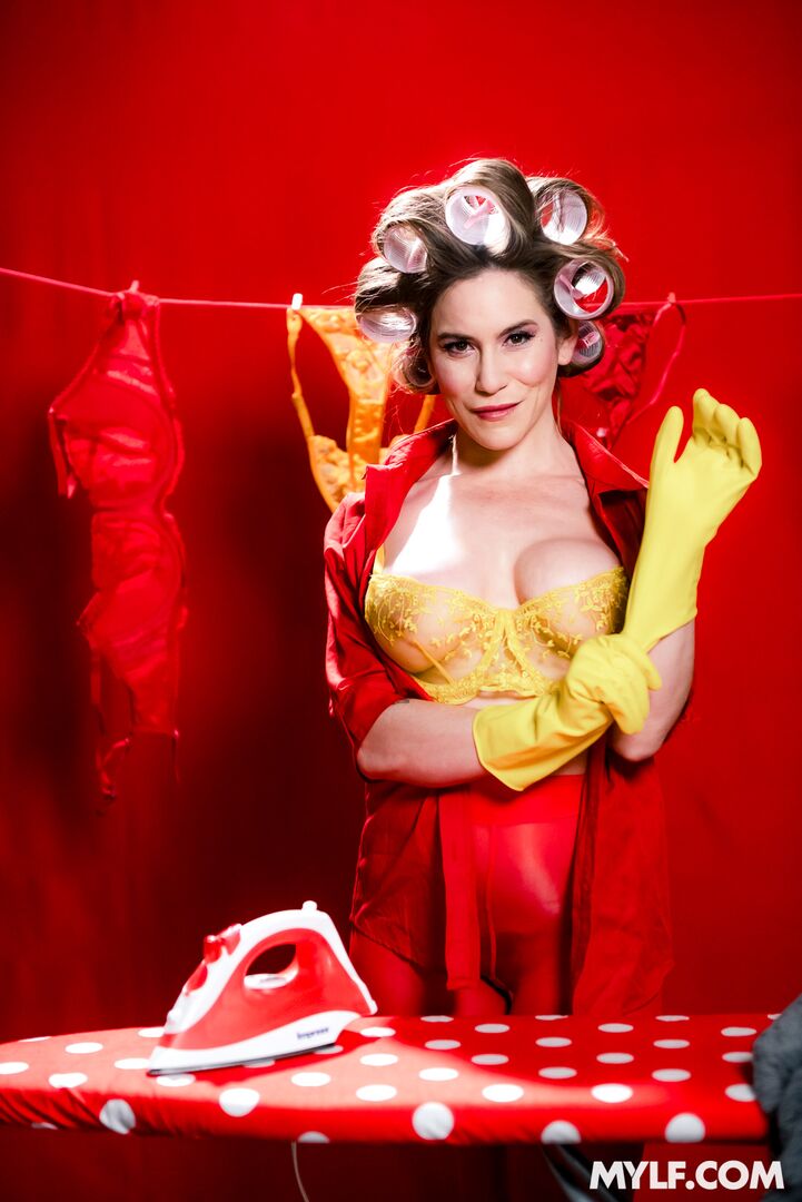 April Spotlight: Your Squirting Toy Aderes Quin