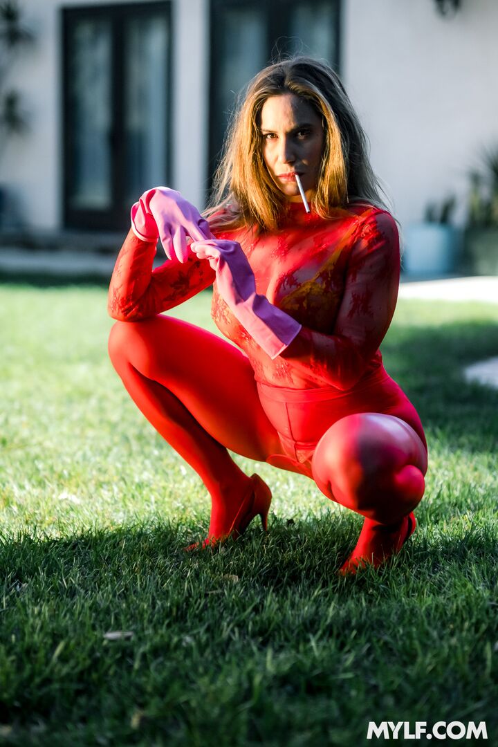 April Spotlight: Your Squirting Toy Aderes Quin