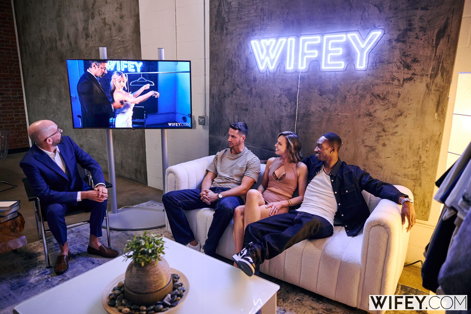 Serenity And Mr Cox - Fit Hotwife Gets Creampied