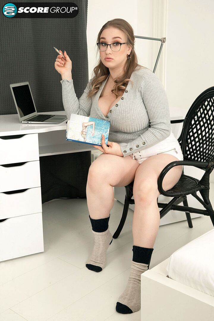 Cheryl Blossom: Study-Time Titillation