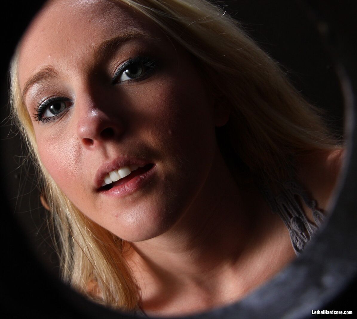 Ashley Stone Shows Off Her Skills At A Glory Hole