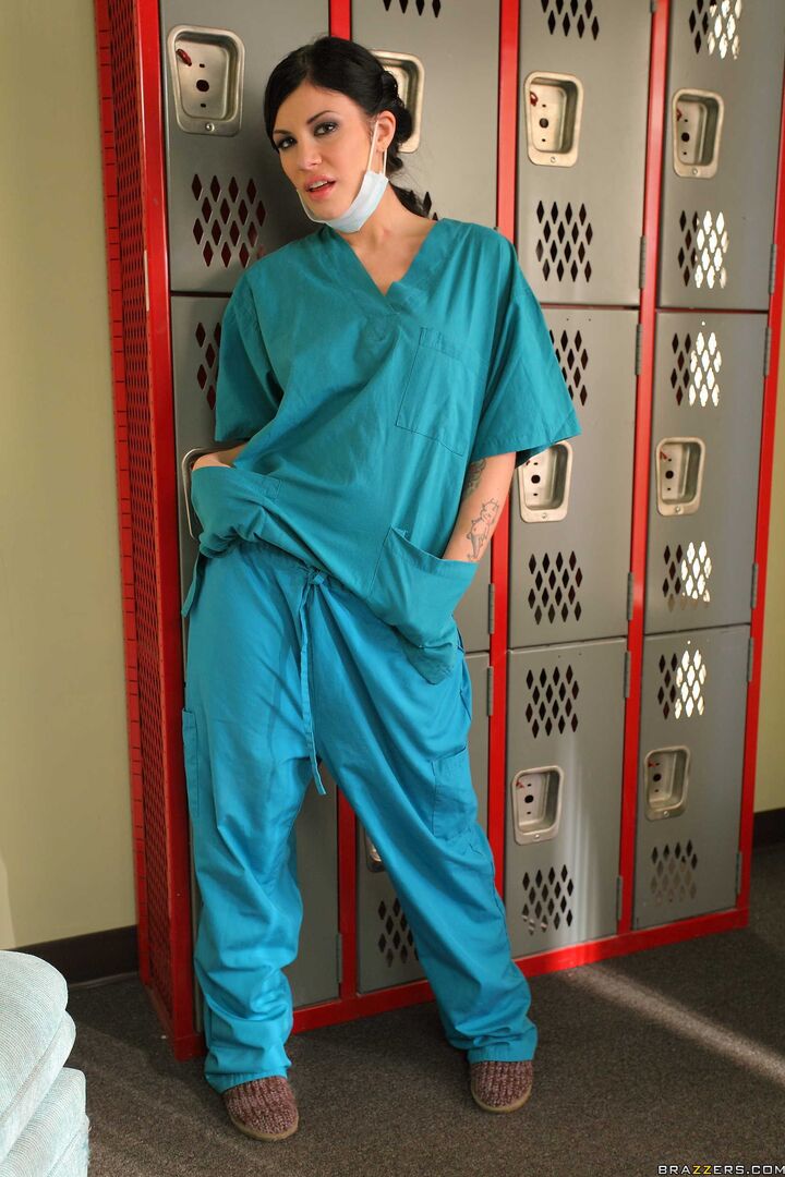 Sexy Doctor Takes Advantage Of Male Nurse