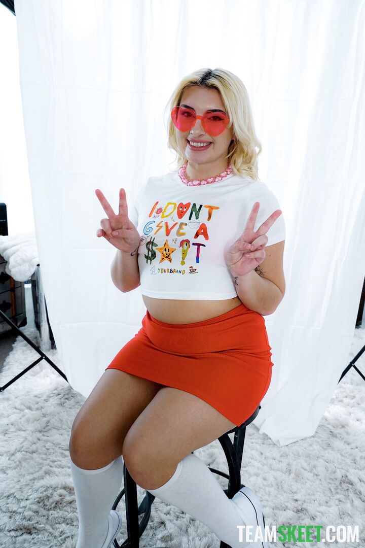 My First: Kylie and Her First Creampie!