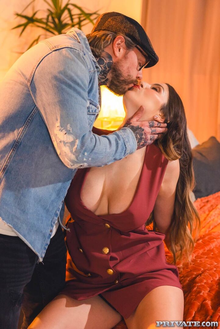 Marica Chanelle wants to show you her big tits… and more!