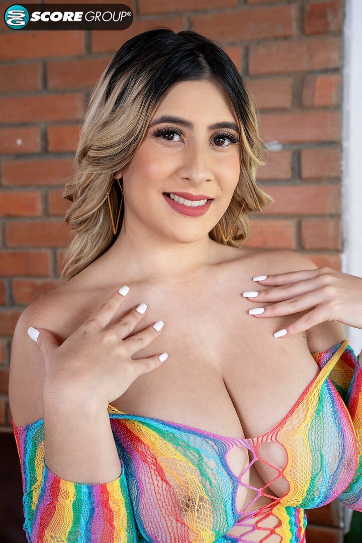 Beautiful, firm-titted bra buster Charlotte Queen toys her pink