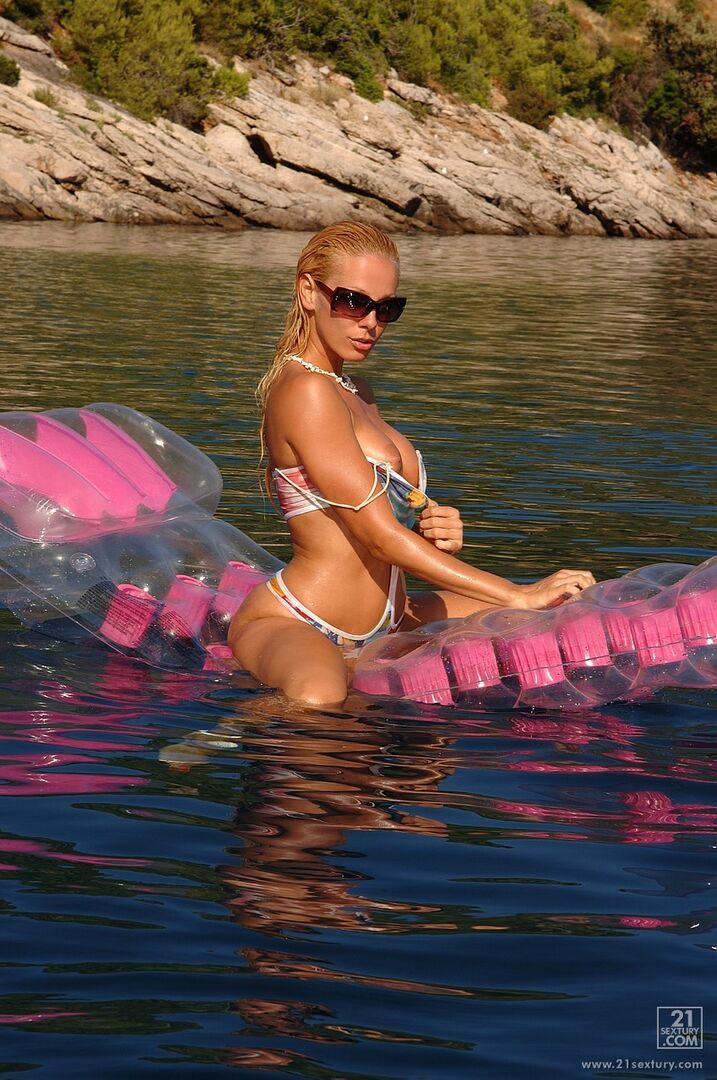 Skinny dippin'