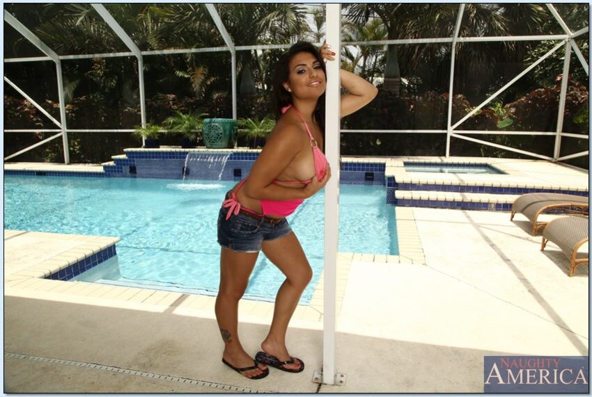 Latina Rikki Nyx fucking in the patio with her big ass