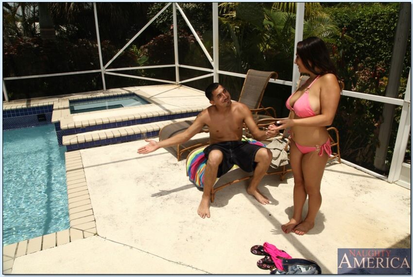 Latina Rikki Nyx fucking in the patio with her big ass