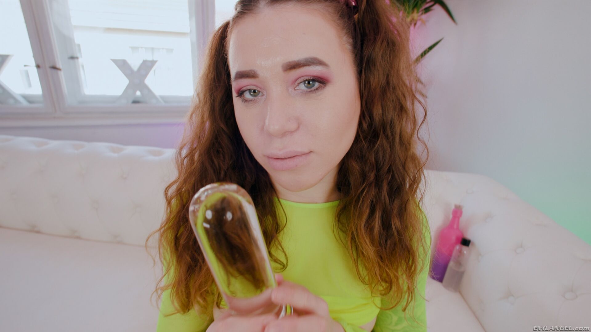 MONIKA WILD Solo Squirting & Anal Fun