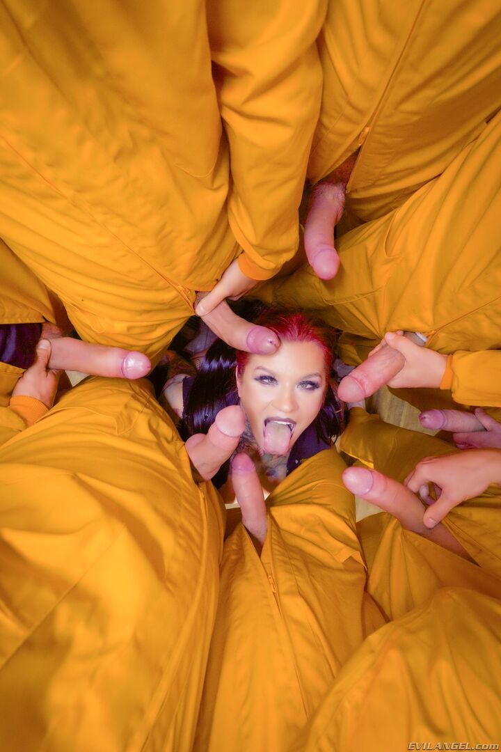 Metal Ass Fuck 8 On 1 Gangbang