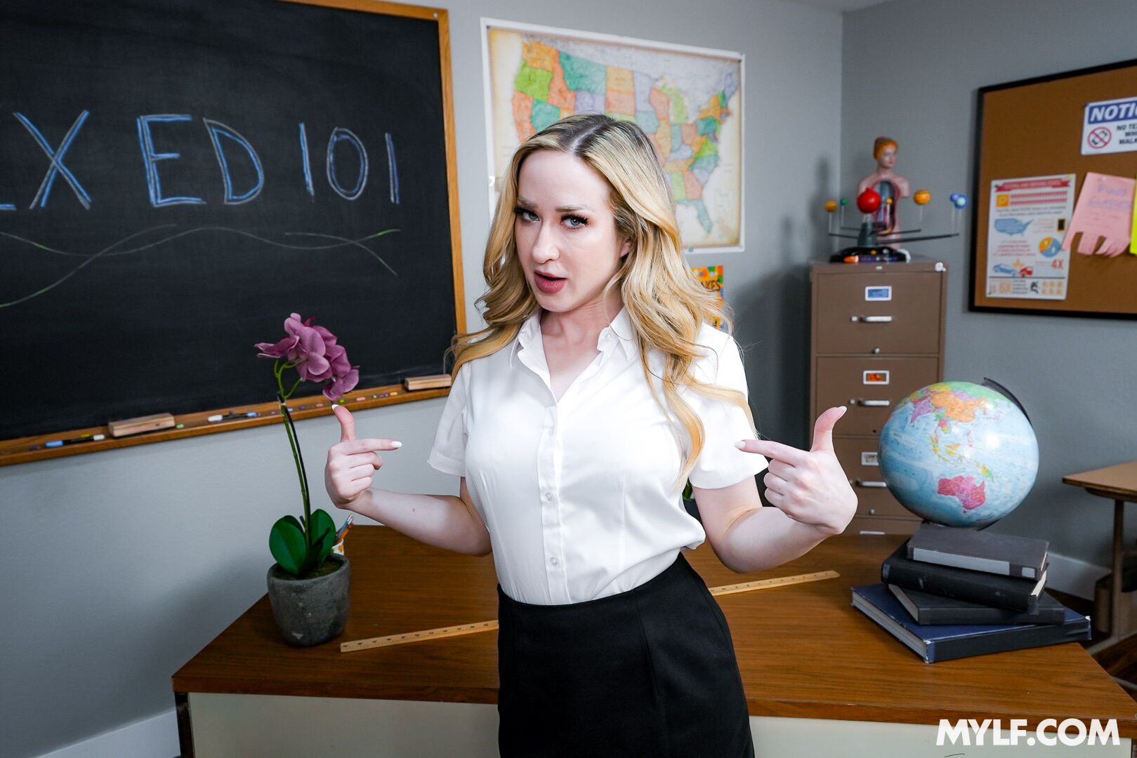If They Want An A, They All Have to Cum on The Teacher's Face