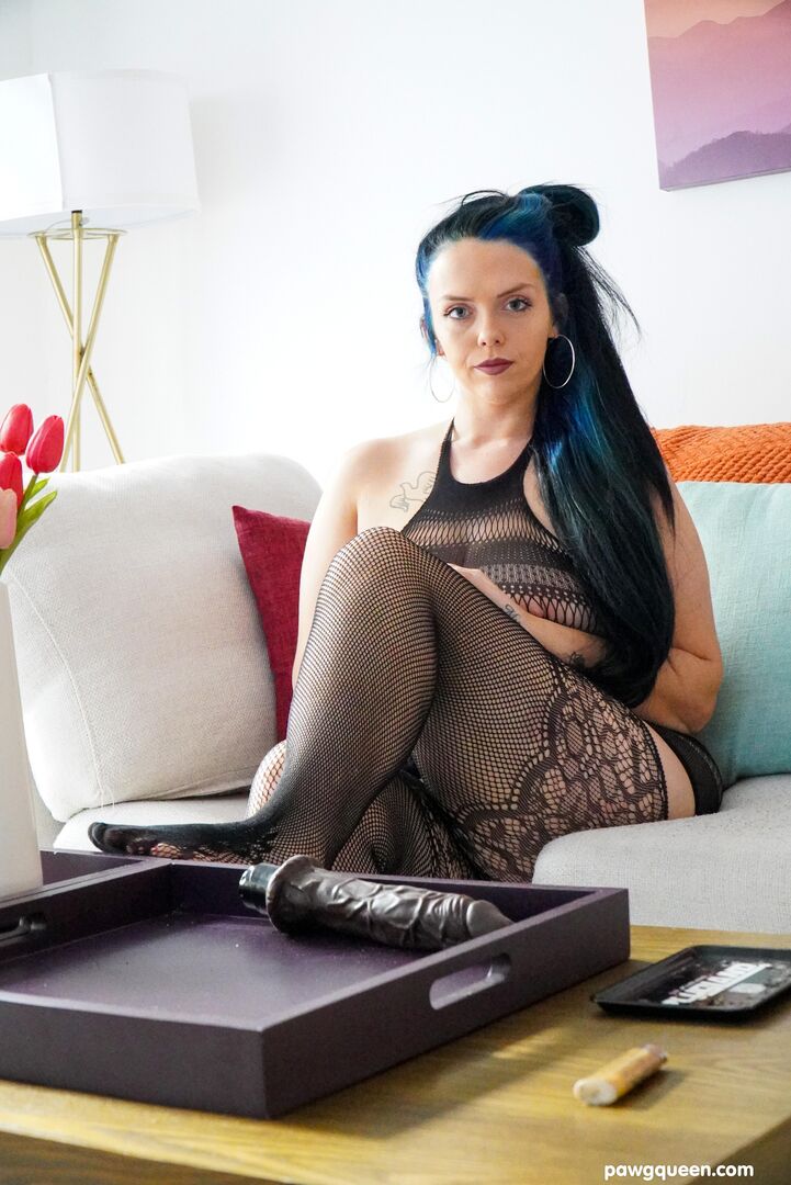 Ryan Smiles couch black dildo