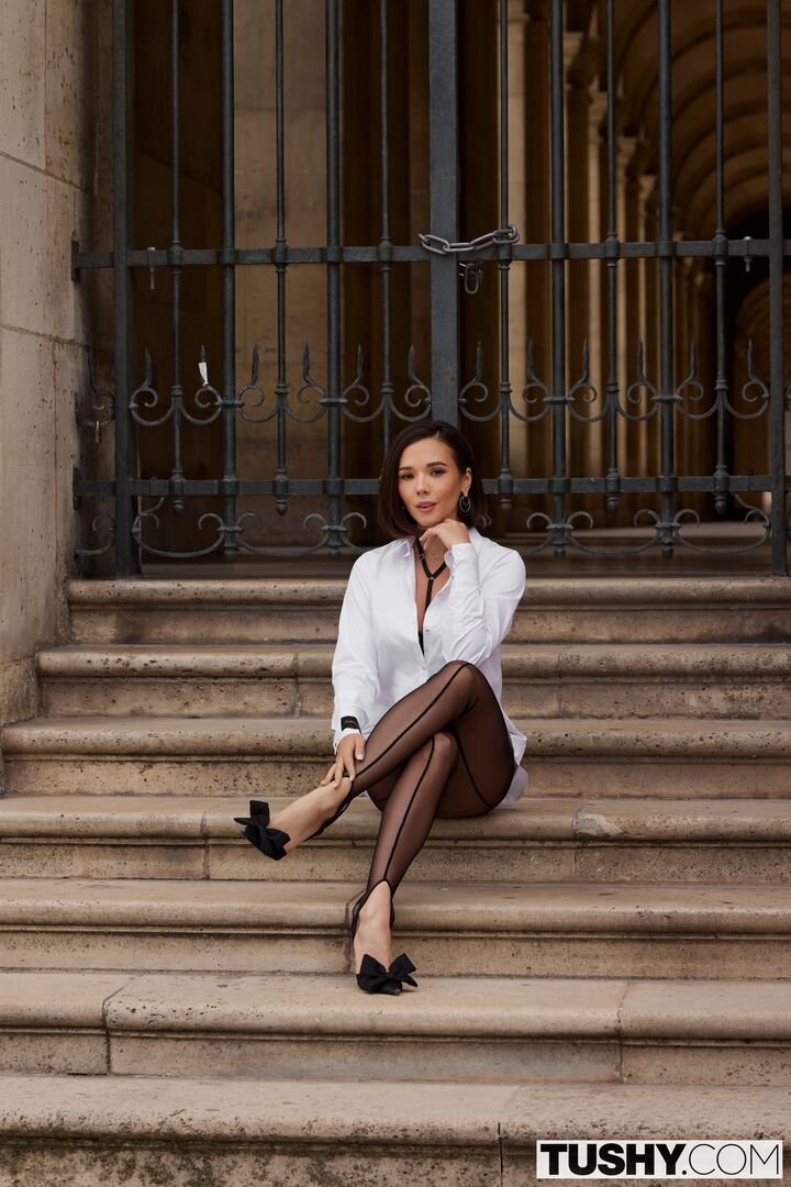 In Vogue 2 - Part 3