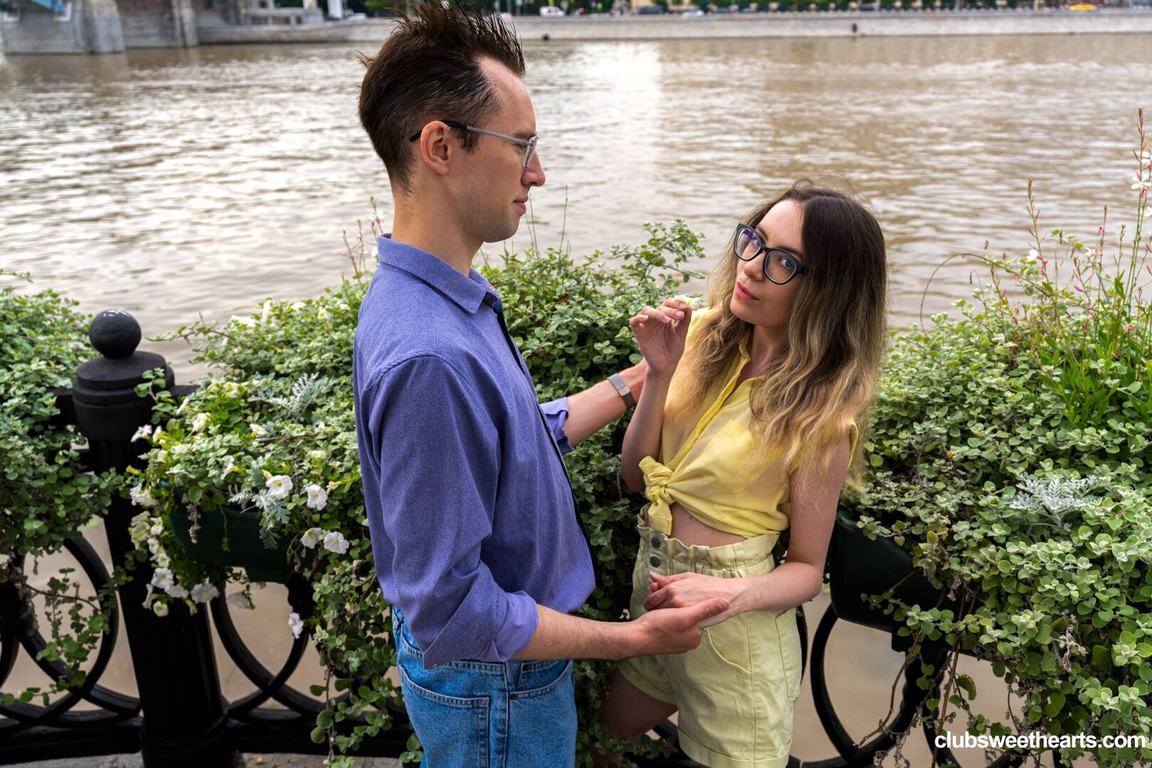 Geek Couple Fucks On The First Date
