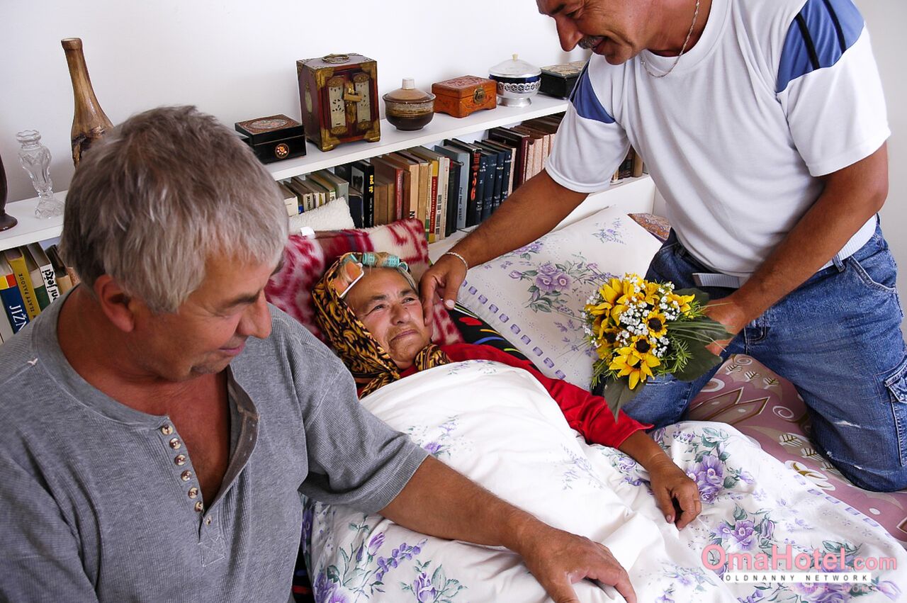 TWO MEN FOR HORNY OLDER GRANDMA