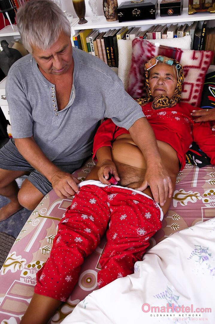 TWO MEN FOR HORNY OLDER GRANDMA