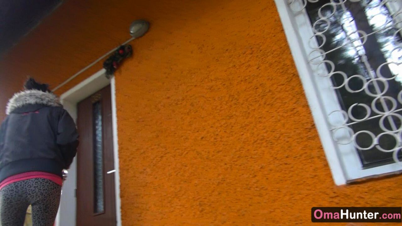 SASHA FOUND AN OLDER WOMAN ON THE NET TO FUCK