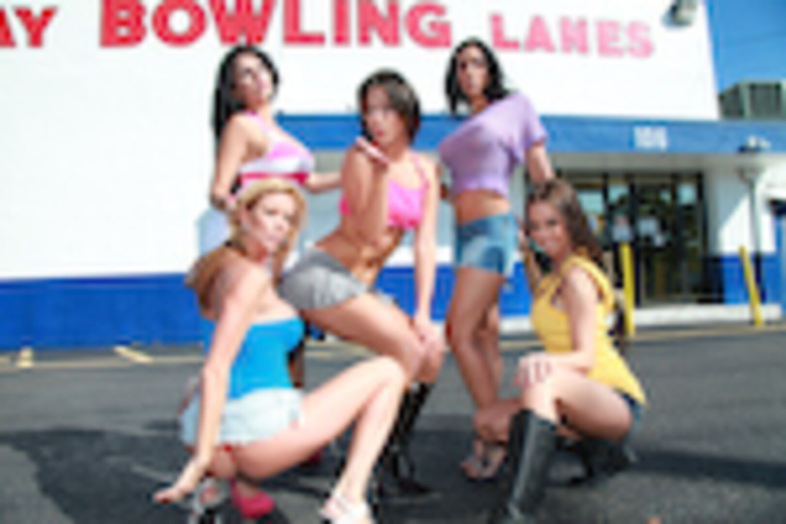 Dirty sex at the bowling alley
