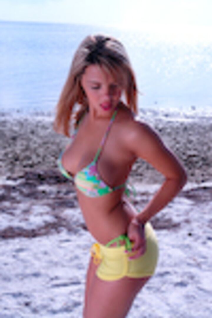Handjob at the beach