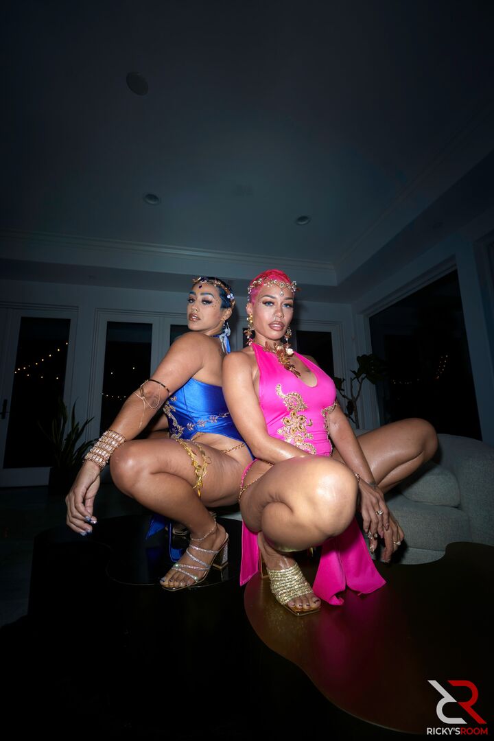 Goddesses Keep Court