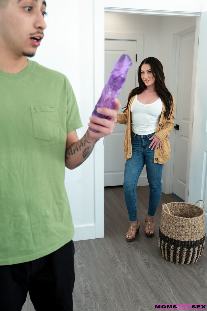 I Found My Stepmoms Sex Toys - S24:E1