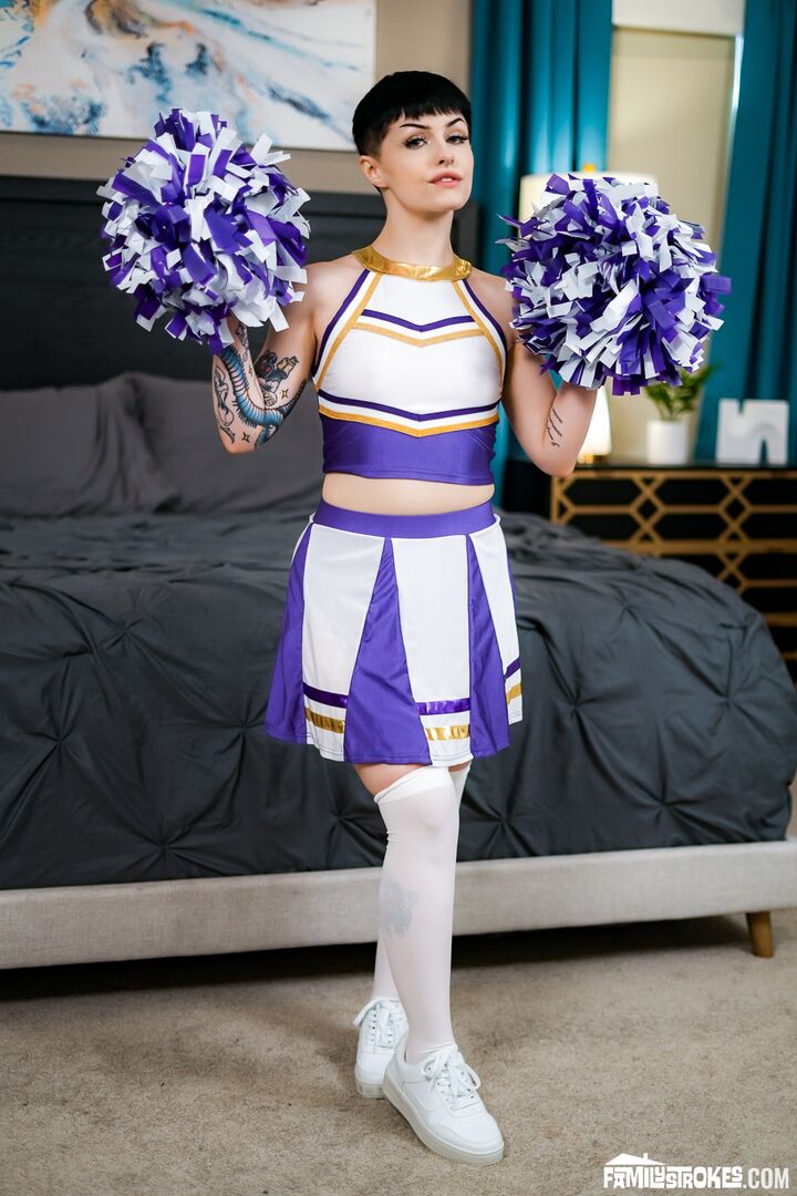 From Tomboy to Cheerleader: Turning My Stepsister Into a Cumslut