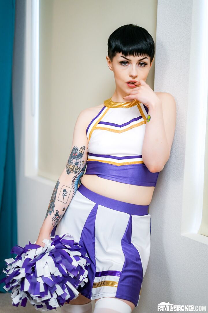 From Tomboy to Cheerleader: Turning My Stepsister Into a Cumslut