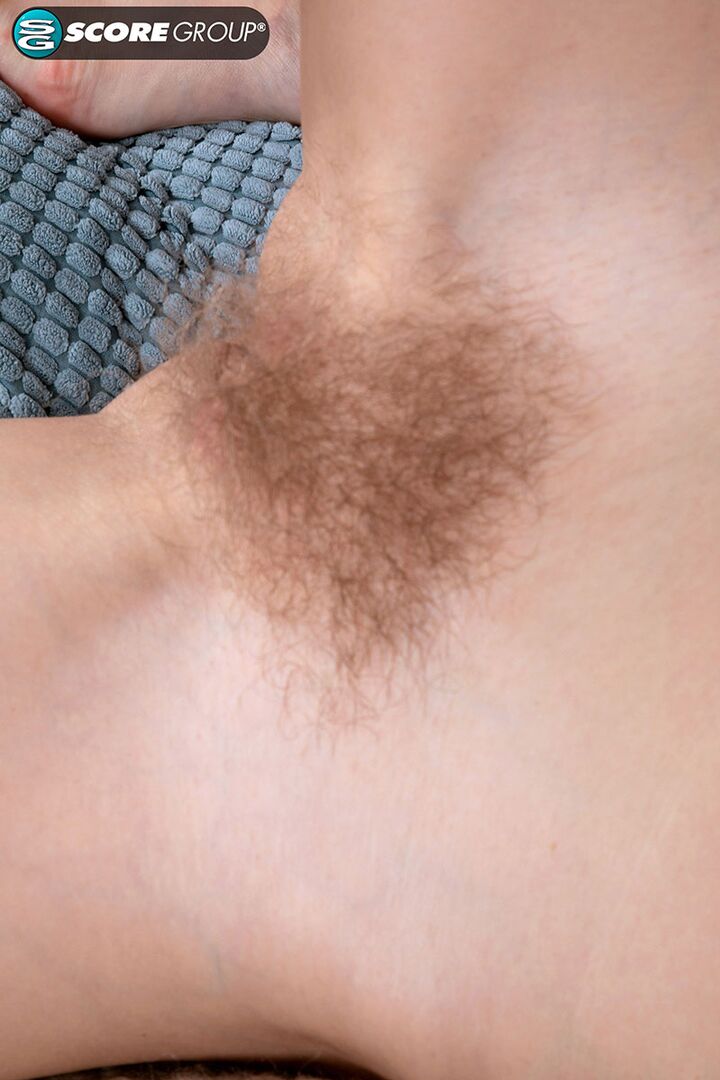 Foxy got divorced and learned to love her hairy pussy