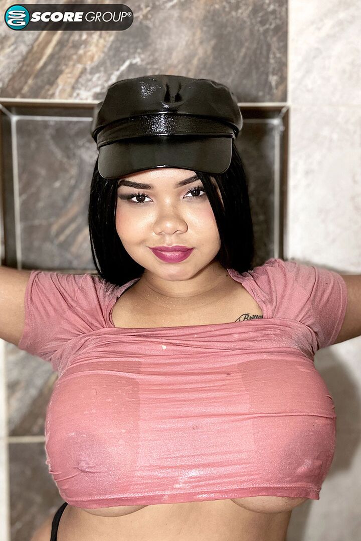Curvy Colombian Naty's big tits, big ass and toy show
