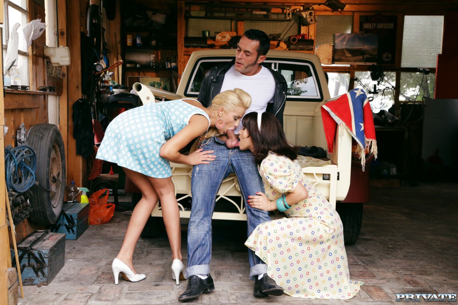 Cherry Kiss And Madlin Moon In A 1950s Pin-Up Threeway