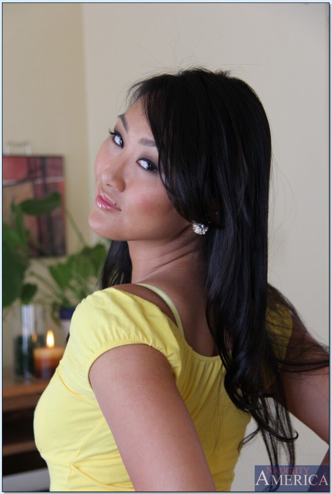 Evelyn Lin fucking in the massage parlor with her tattoos